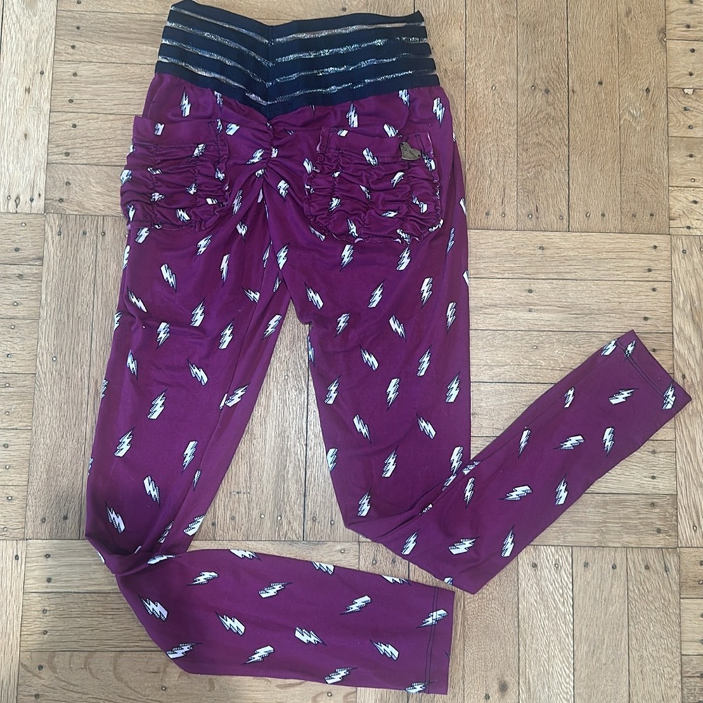 Maroon Lightning Bolt ⚡️ Super Soft Scrunch Booty Leggings